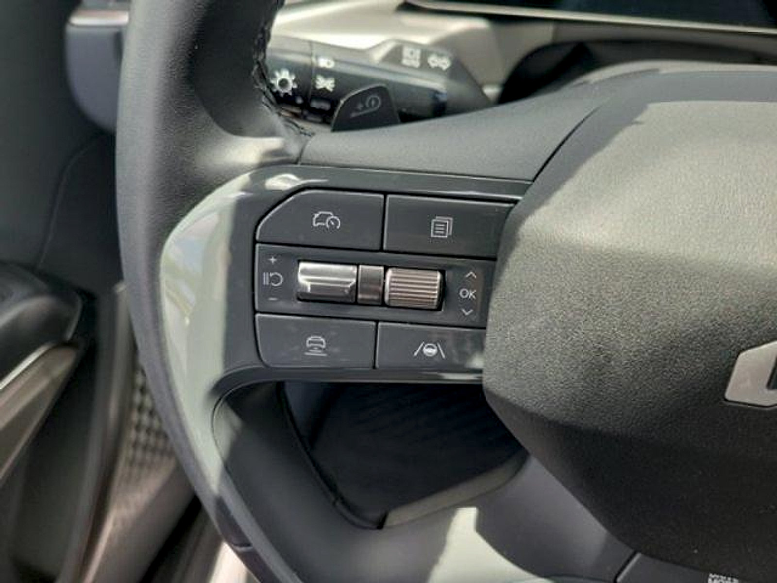 Used 2026 Kia EV9 Light RWD image 24