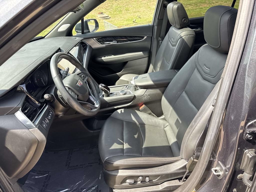 Used 2023 Cadillac XT6 Premium Luxury w/ Technology Package AWD/4WD image 6