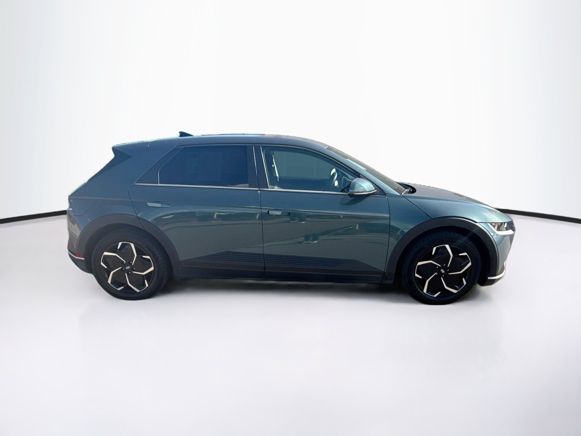 Used 2024 Hyundai Ioniq 5 SE AWD/4WD image 10