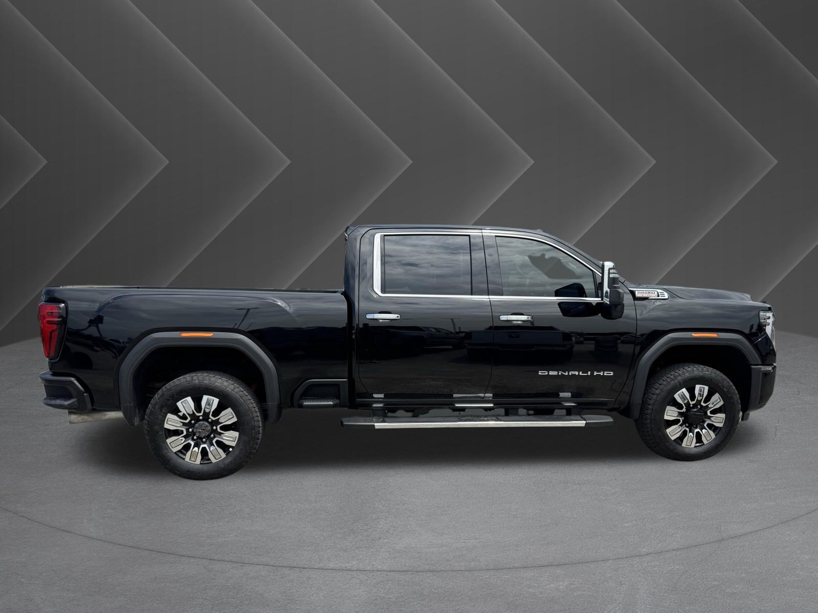Used 2025 GMC Sierra 2500 Denali AWD/4WD image 5