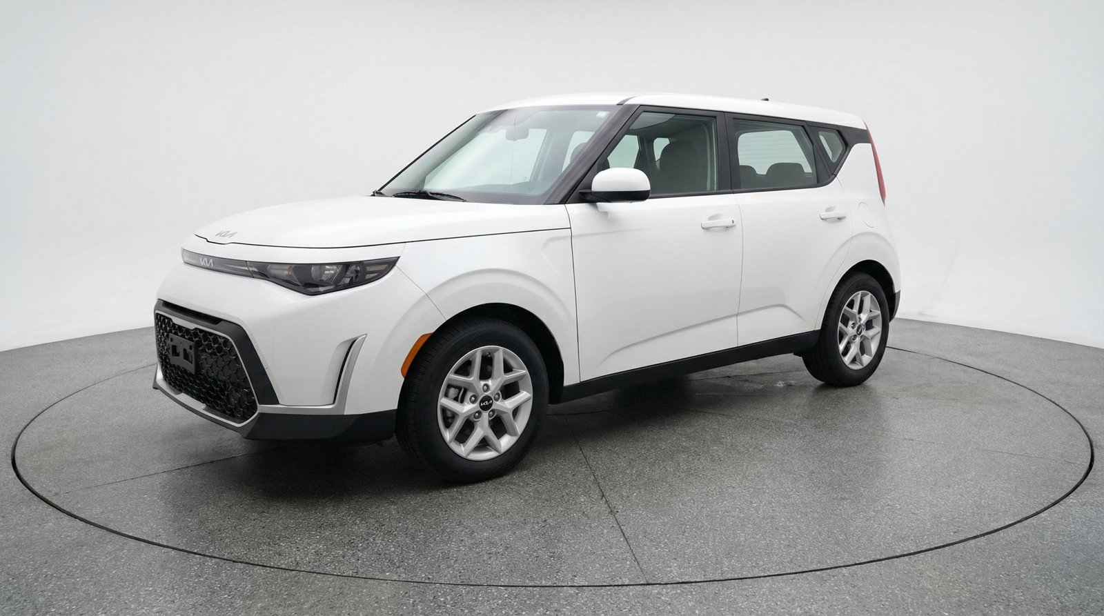 Used 2025 Kia Soul LX w/ LX Technology Package image 3