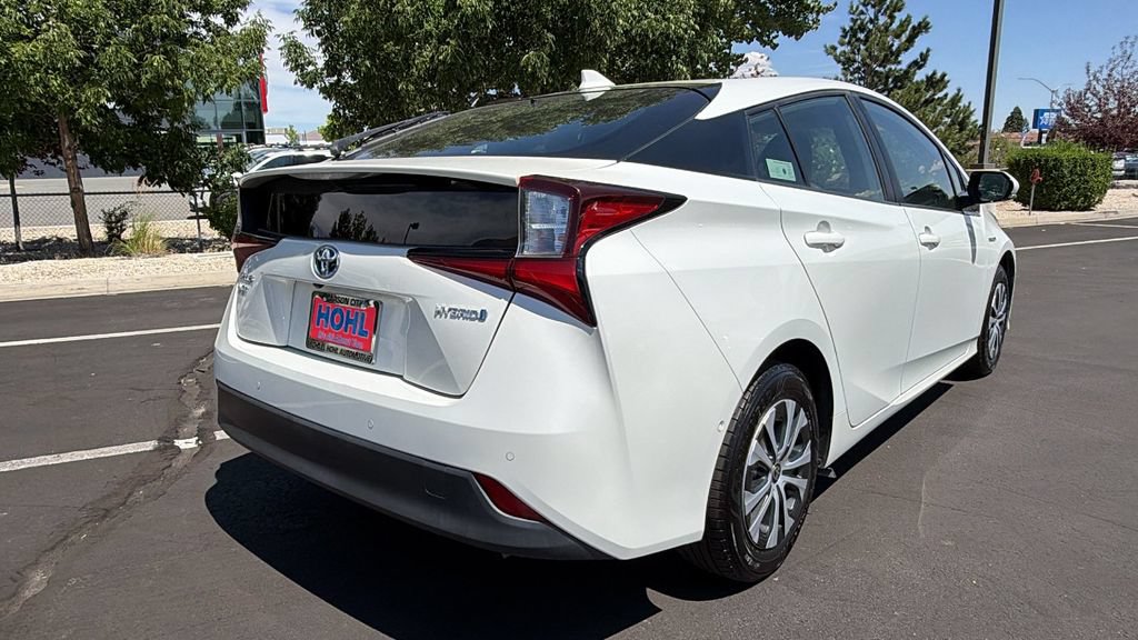 Used 2019 Toyota Prius LE AWD/4WD image 3