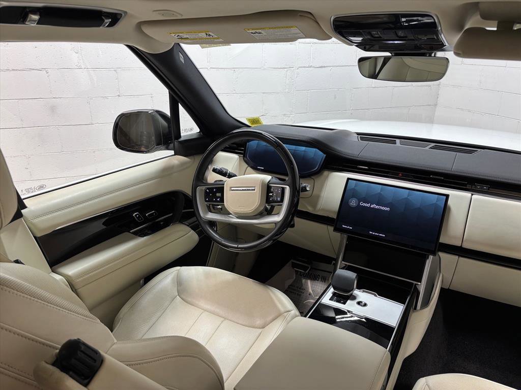 Used 2025 Land Rover Range Rover Long Wheelbase SE image 34