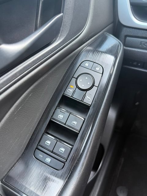 Used 2024 Nissan Rogue S AWD/4WD image 18