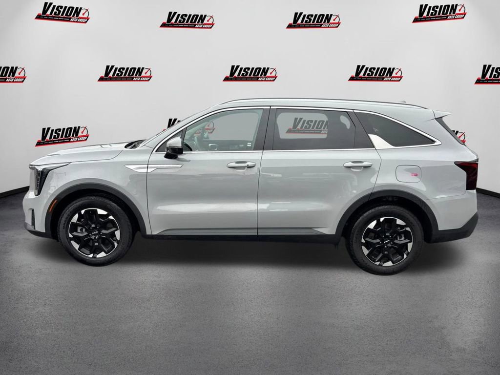 Certified 2025 Kia Sorento S w/ Panoramic Sunroof Package image 8