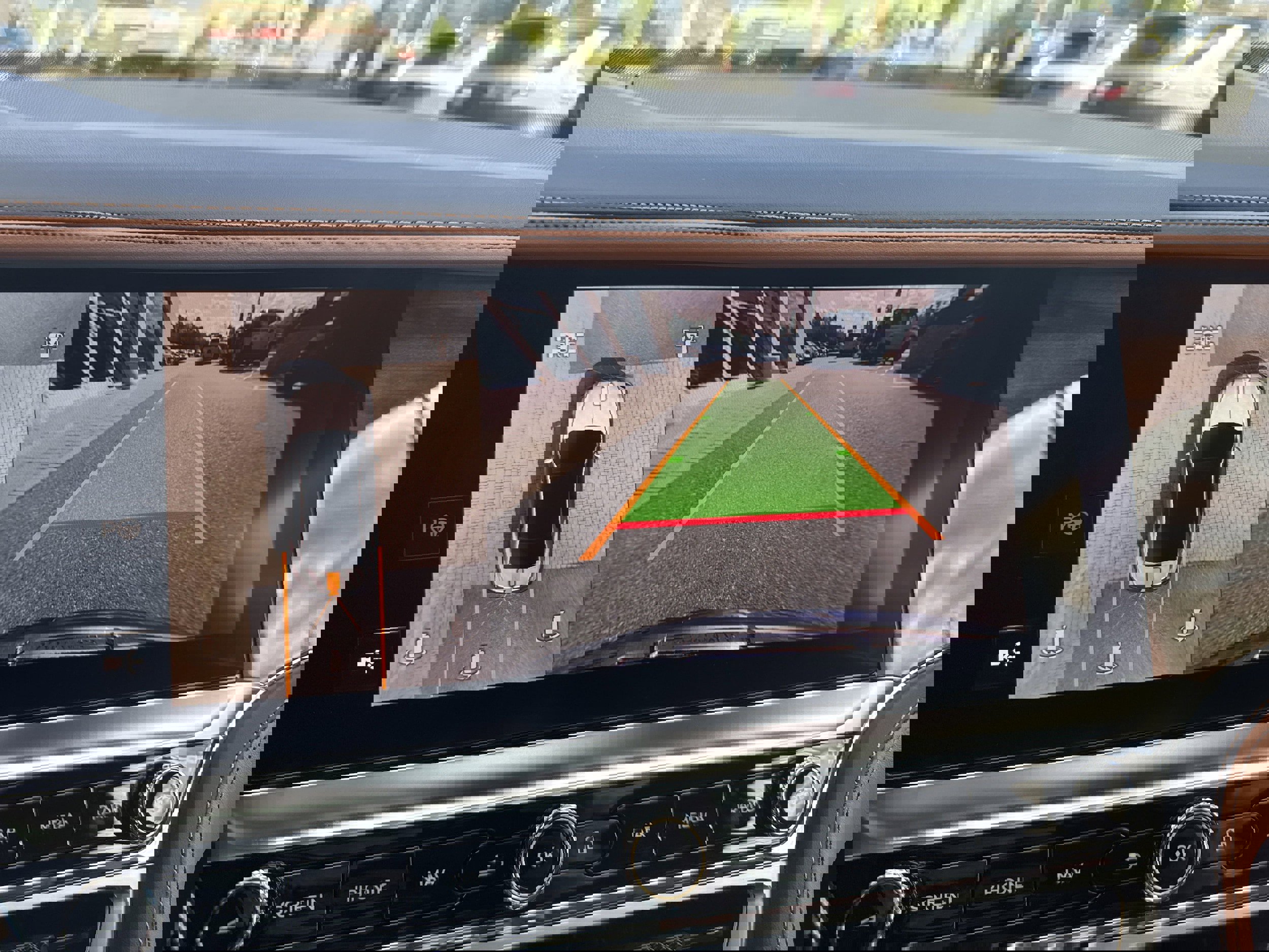 New 2025 Bentley Flying Spur Plug-In Hybrid image 27