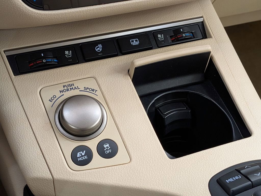 Used 2015 Lexus ES 300h image 25