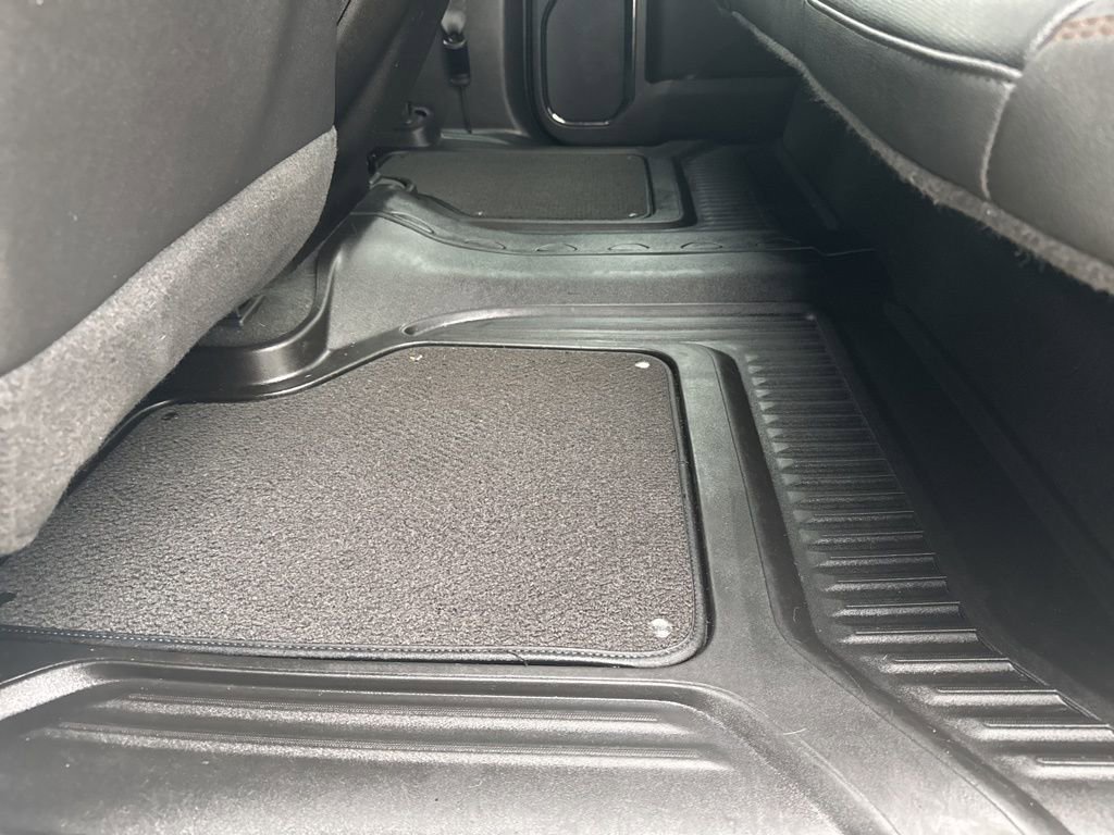 Used 2025 GMC Sierra 2500 AT4 image 15