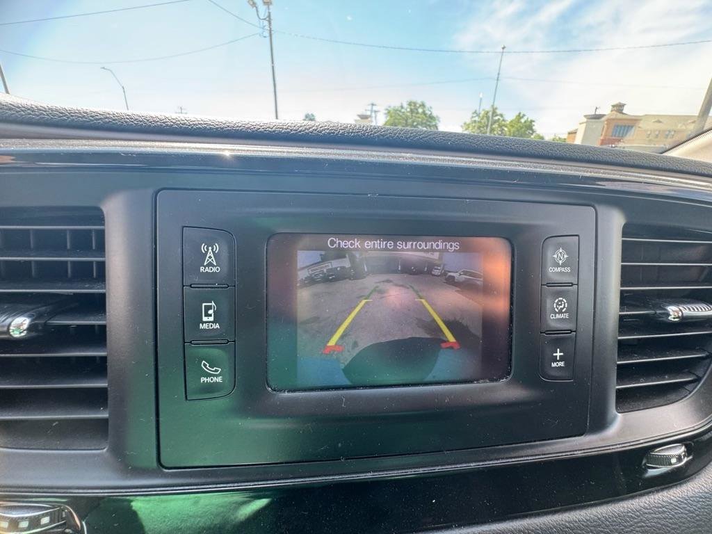 Used 2017 Chrysler Pacifica LX FWD image 11