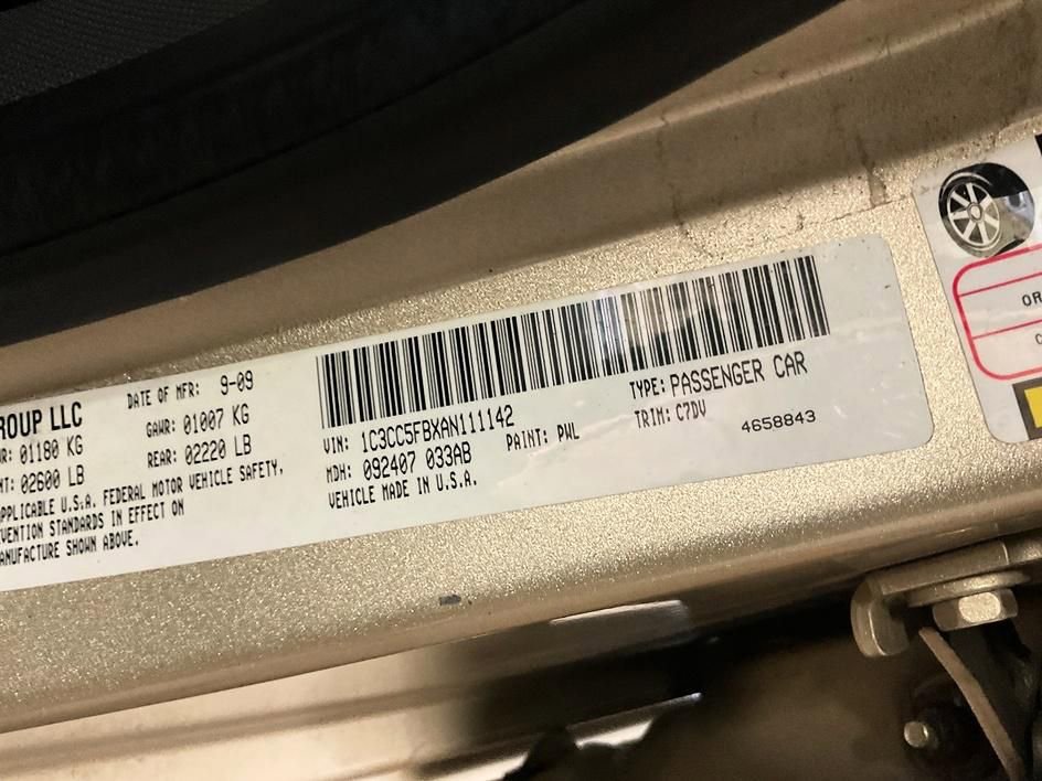 Used 2010 Chrysler Sebring Limited image 26