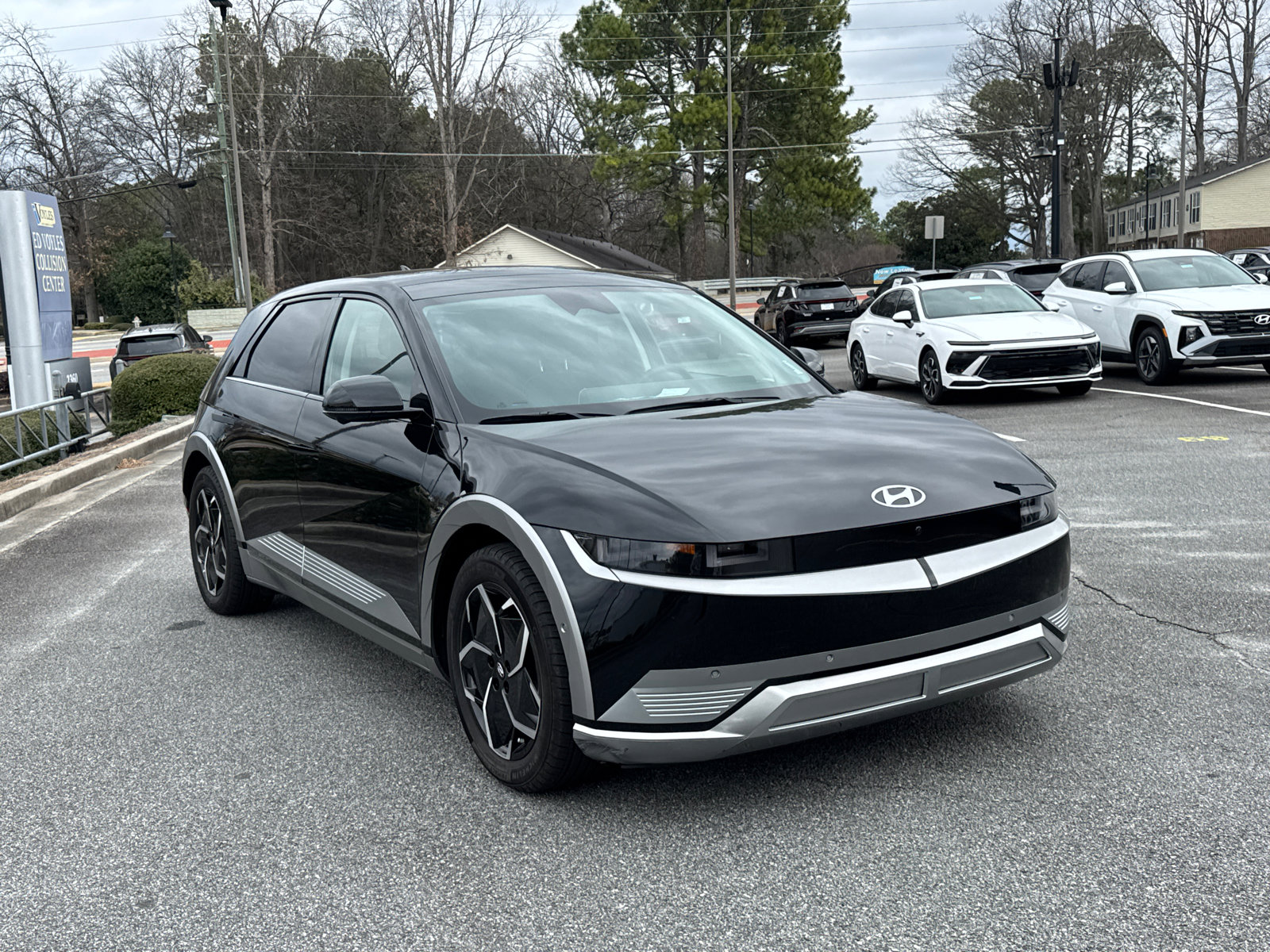 Certified 2023 Hyundai Ioniq 5 Limited w/ Cargo Package image 3