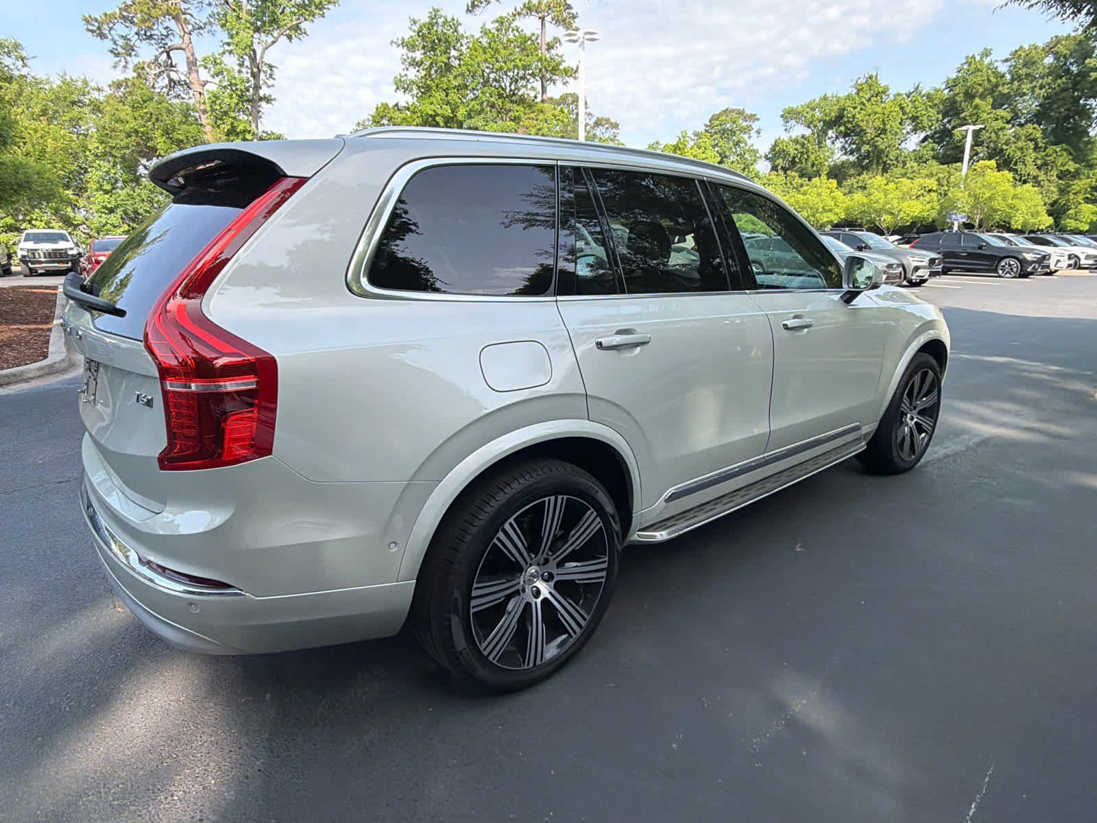 Used 2022 Volvo XC90 T6 Inscription w/ Lounge Package AWD/4WD image 14