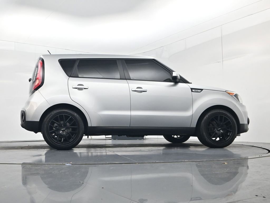 Used 2017 Kia Soul image 36
