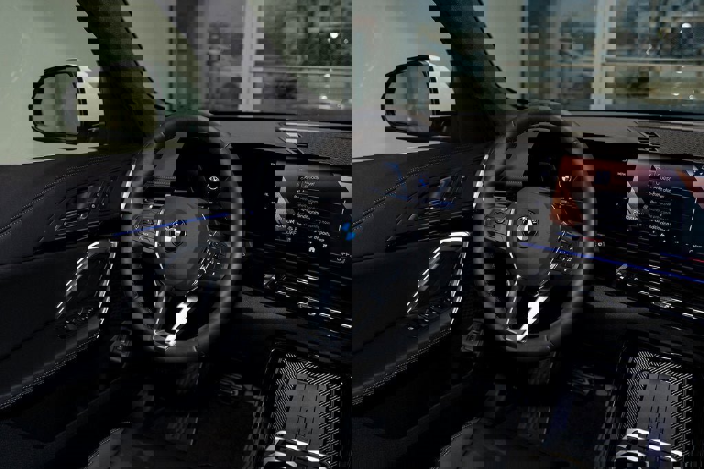 Used 2025 BMW X1 xDrive28i w/ Convenience Package image 39