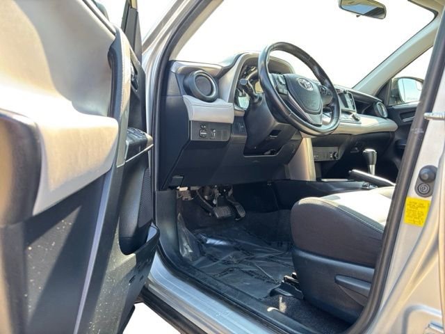Used 2016 Toyota RAV4 XLE AWD/4WD image 8