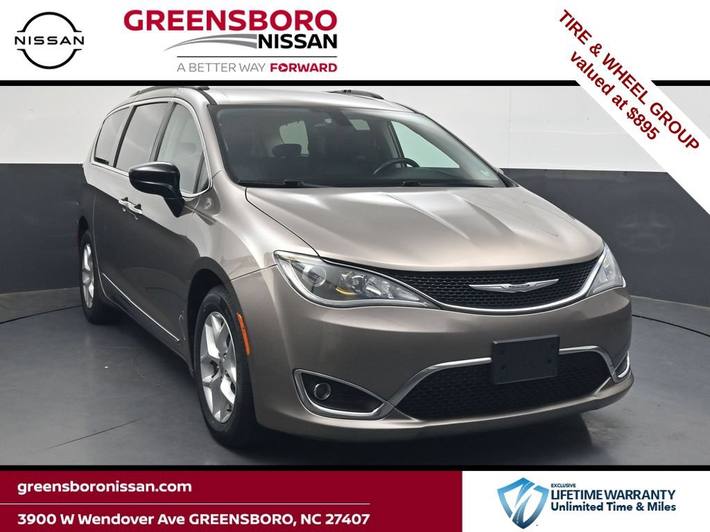 Used 2017 Chrysler Pacifica Touring-L w/ Tire & Wheel Group FWD video 1
