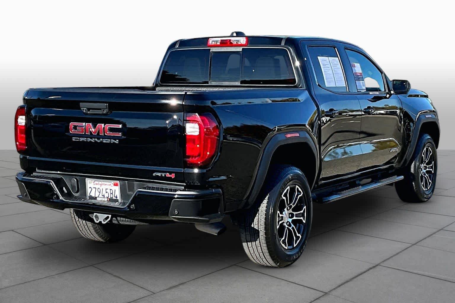 Used 2024 GMC Canyon AT4 w/ AT4 Premium Package AWD/4WD image 12