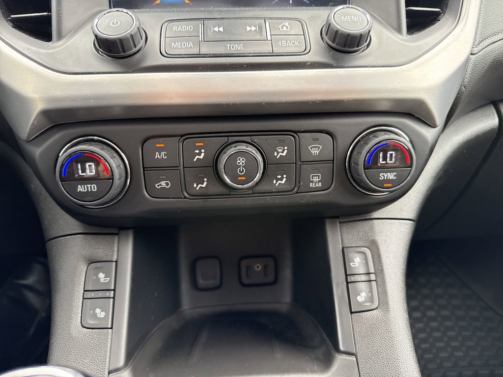 Used 2017 GMC Acadia SLT AWD/4WD image 34