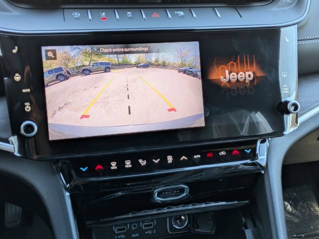 New 2026 Jeep Grand Cherokee L Limited w/ Limited Altitude Package AWD/4WD image 25