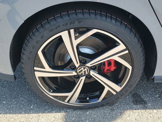 New 2026 Volkswagen GTI SE FWD image 5