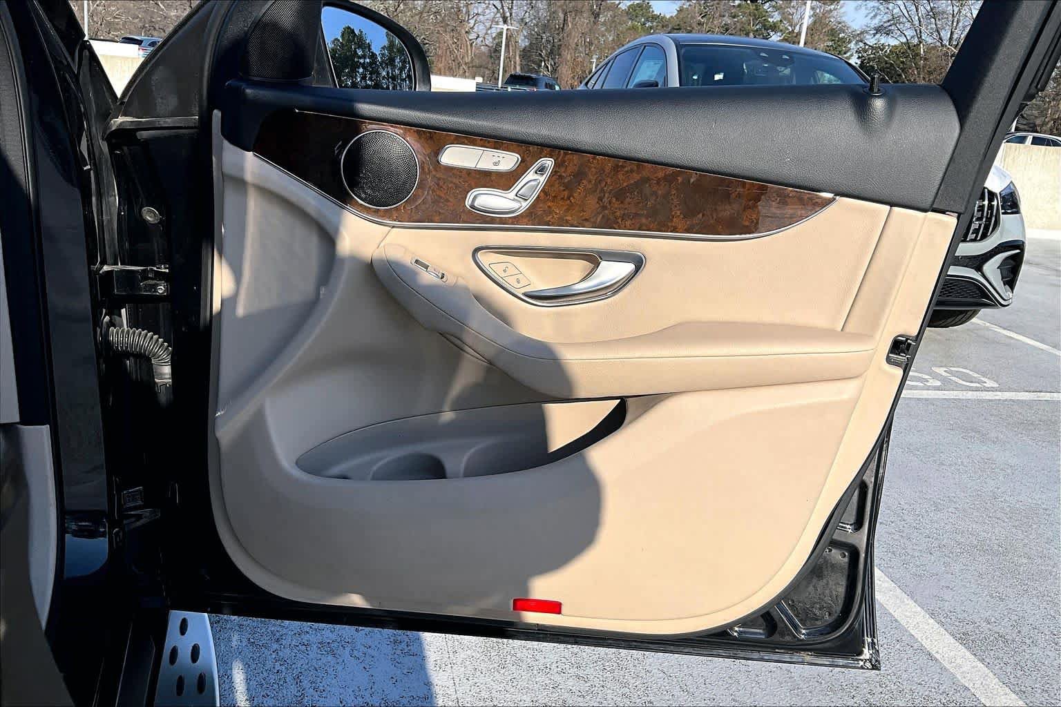Used 2019 Mercedes-Benz GLC 350e 4MATIC image 23