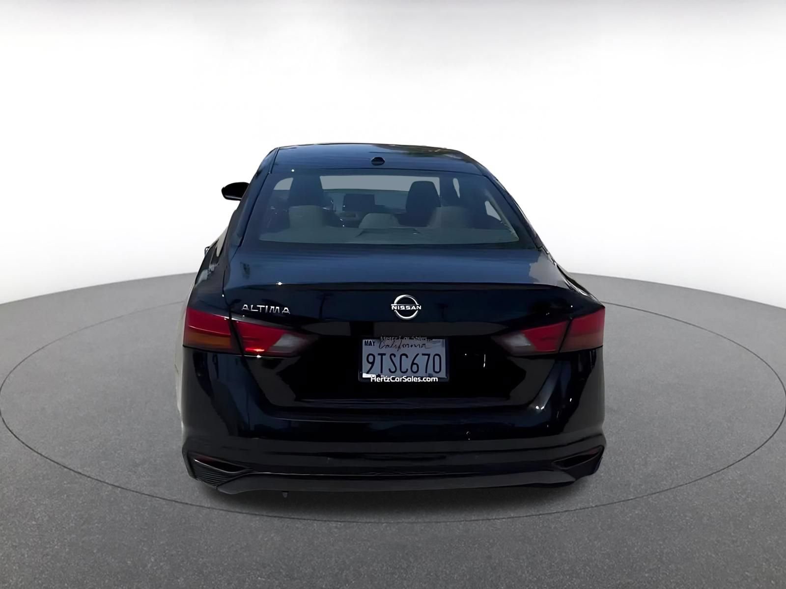 Used 2025 Nissan Altima 2.5 SV FWD image 12