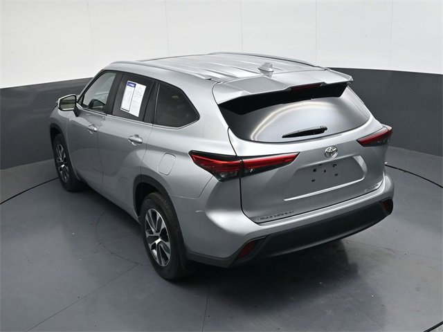 Used 2023 Toyota Highlander L image 29