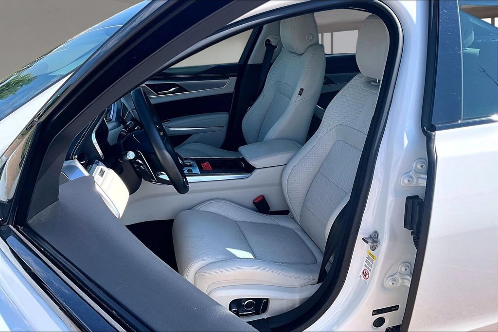 Used 2022 Jaguar XF R-Dynamic SE AWD/4WD image 25