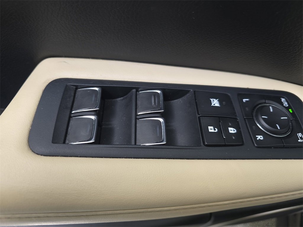 Used 2022 Lexus RX 450hL Luxury image 28