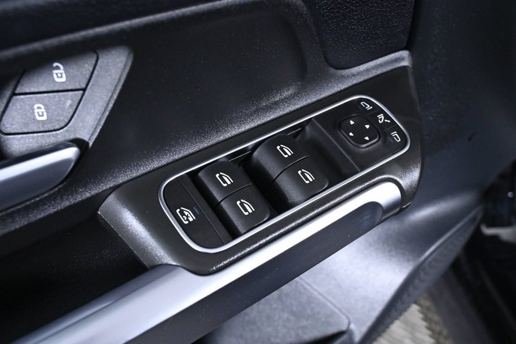 Used 2022 Mercedes-Benz GLB 250 4MATIC image 18