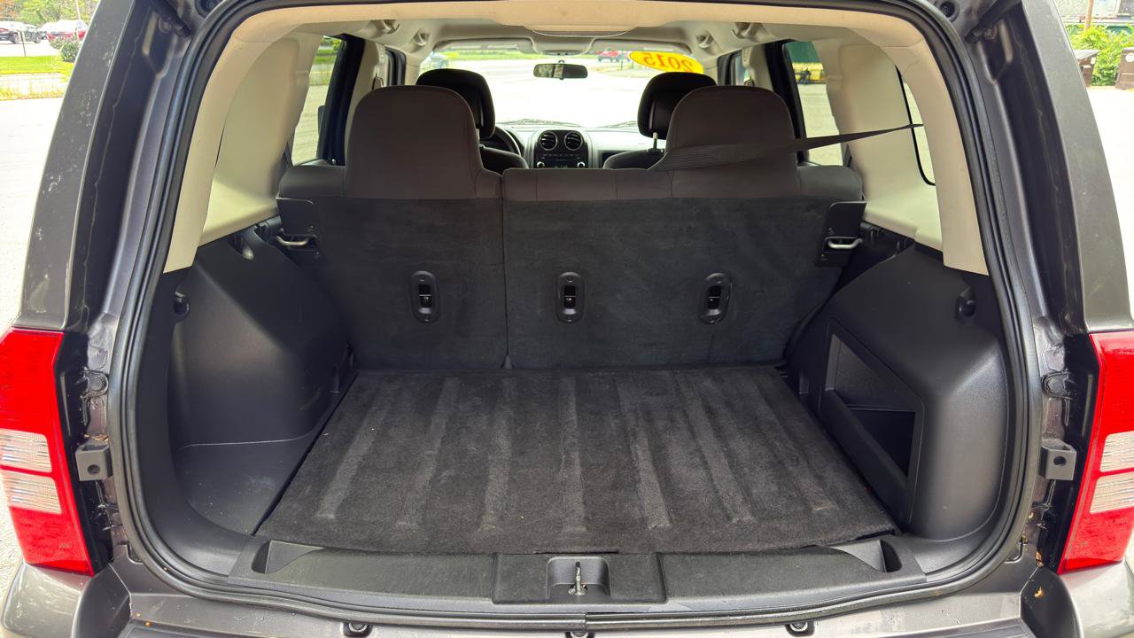 Used 2015 Jeep Patriot Sport AWD/4WD image 32