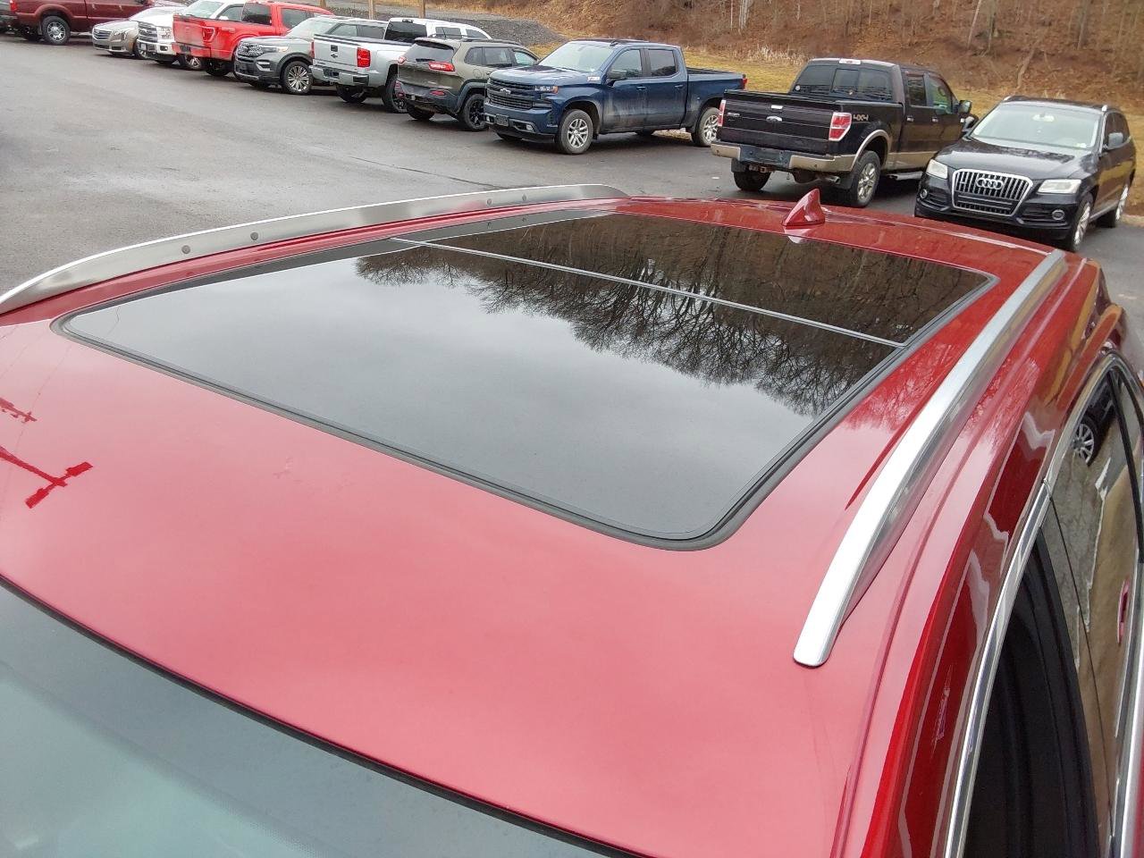 Used 2019 Cadillac XT4 Premium Luxury w/ Enhanced Visibility Package image 11