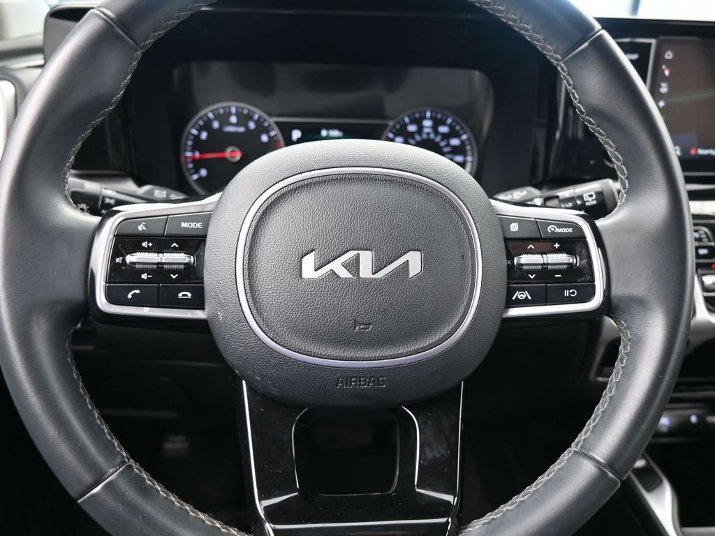Used 2023 Kia Sorento S image 30