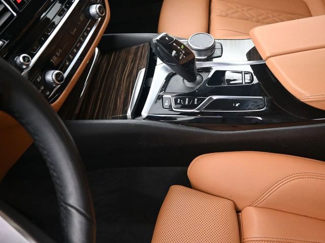 Used 2022 BMW 540i xDrive w/ Premium Package image 13