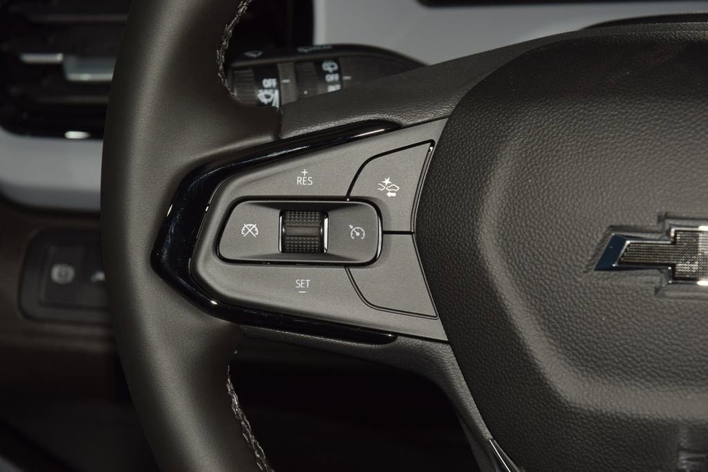 New 2027 Chevrolet Bolt RS w/ Technology Package FWD image 35