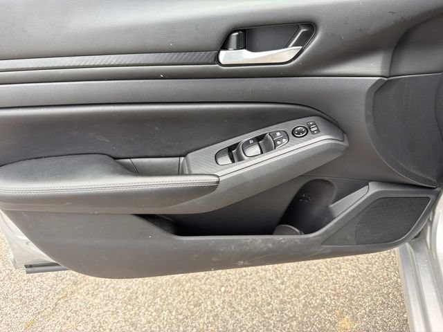 Used 2024 Nissan Altima 2.5 SV FWD image 20