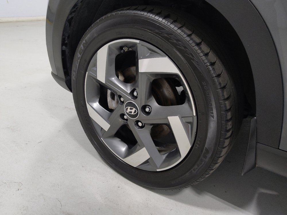 Used 2025 Hyundai Venue Limited FWD image 31