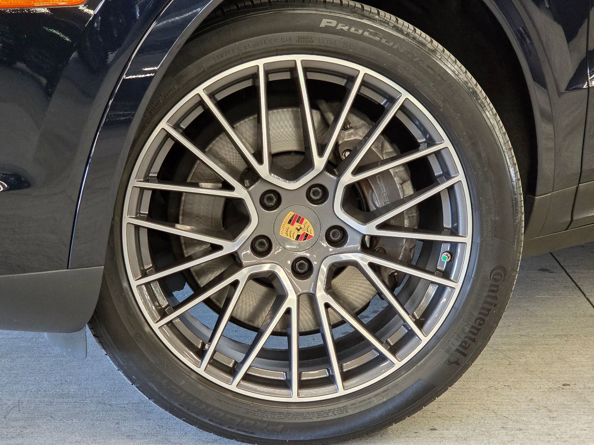 Certified 2022 Porsche Cayenne AWD/4WD image 27