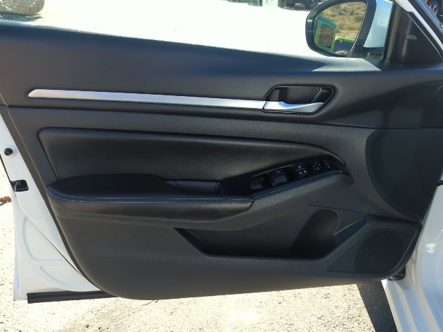 Used 2023 Nissan Altima 2.5 SV image 16