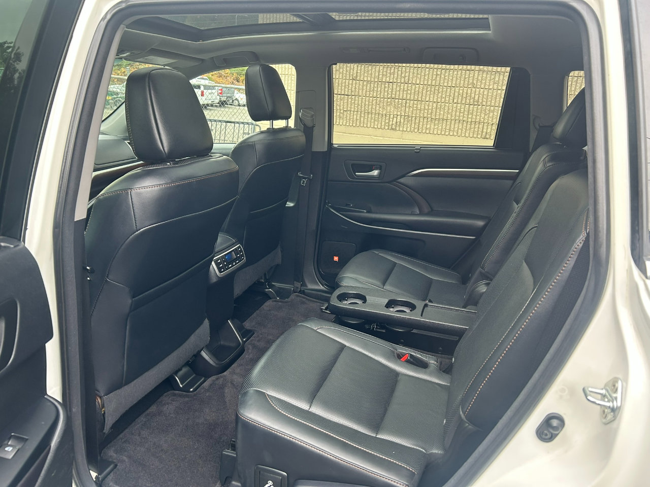 Used 2016 Toyota Highlander Limited Platinum image 14