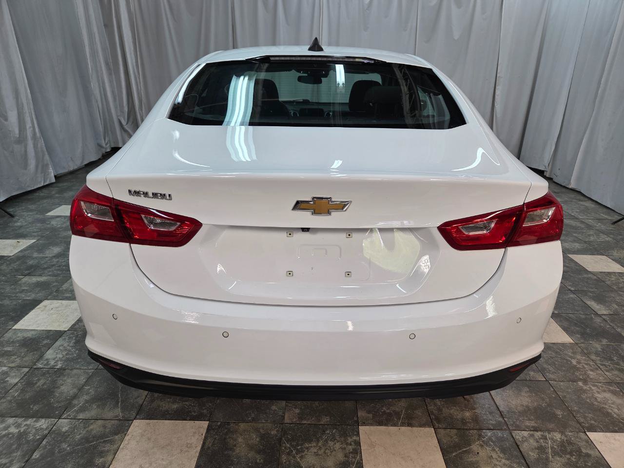 Used 2023 Chevrolet Malibu LS w/ Driver Confidence Package FWD image 4