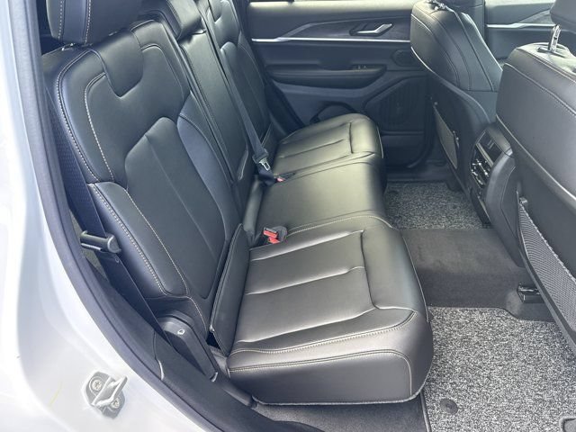 New 2026 Jeep Grand Cherokee Limited AWD/4WD image 15