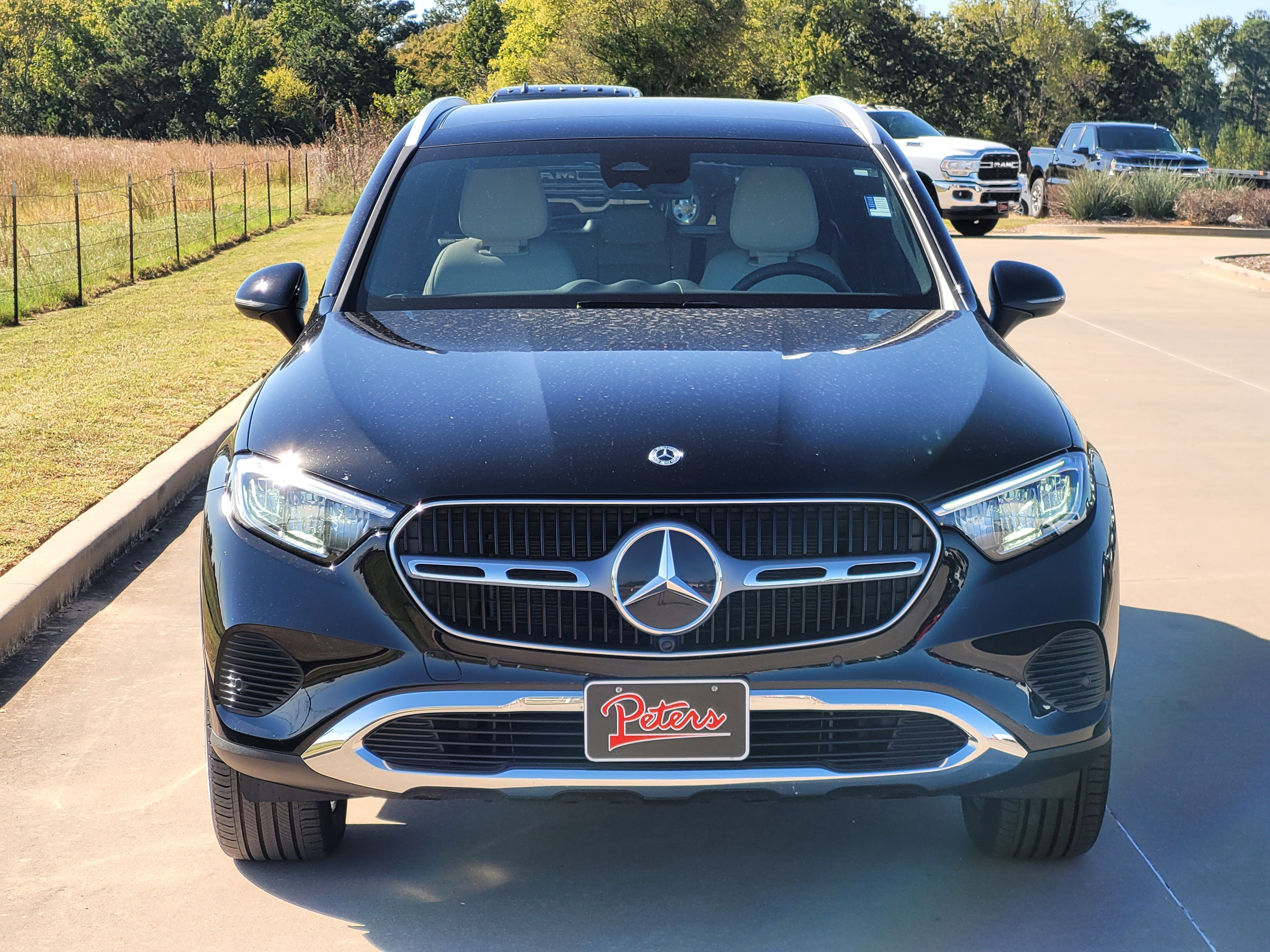 Used 2024 Mercedes-Benz GLC 300 4MATIC image 2