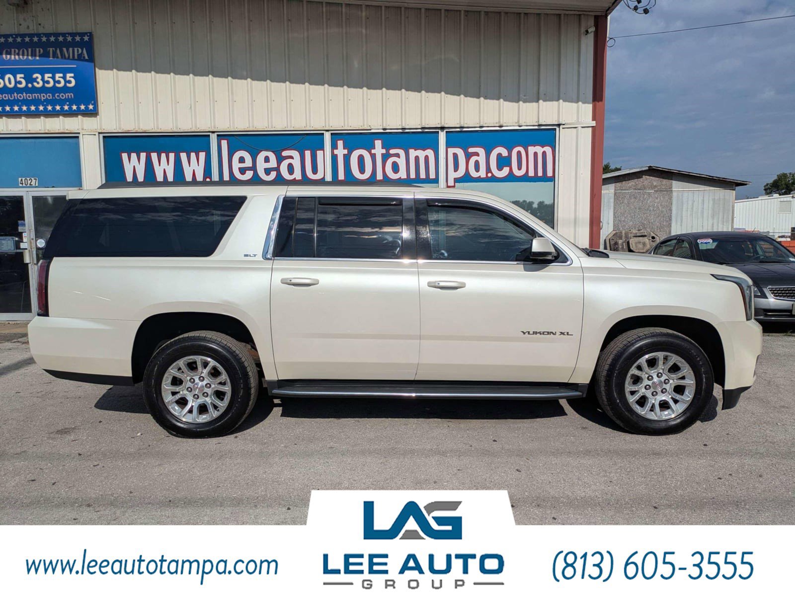 Used 2015 GMC Yukon XL SLT w/ Open Road Package AWD/4WD image 2