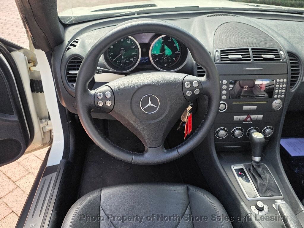 Used 2005 Mercedes-Benz SLK 350 Movie Star image 40