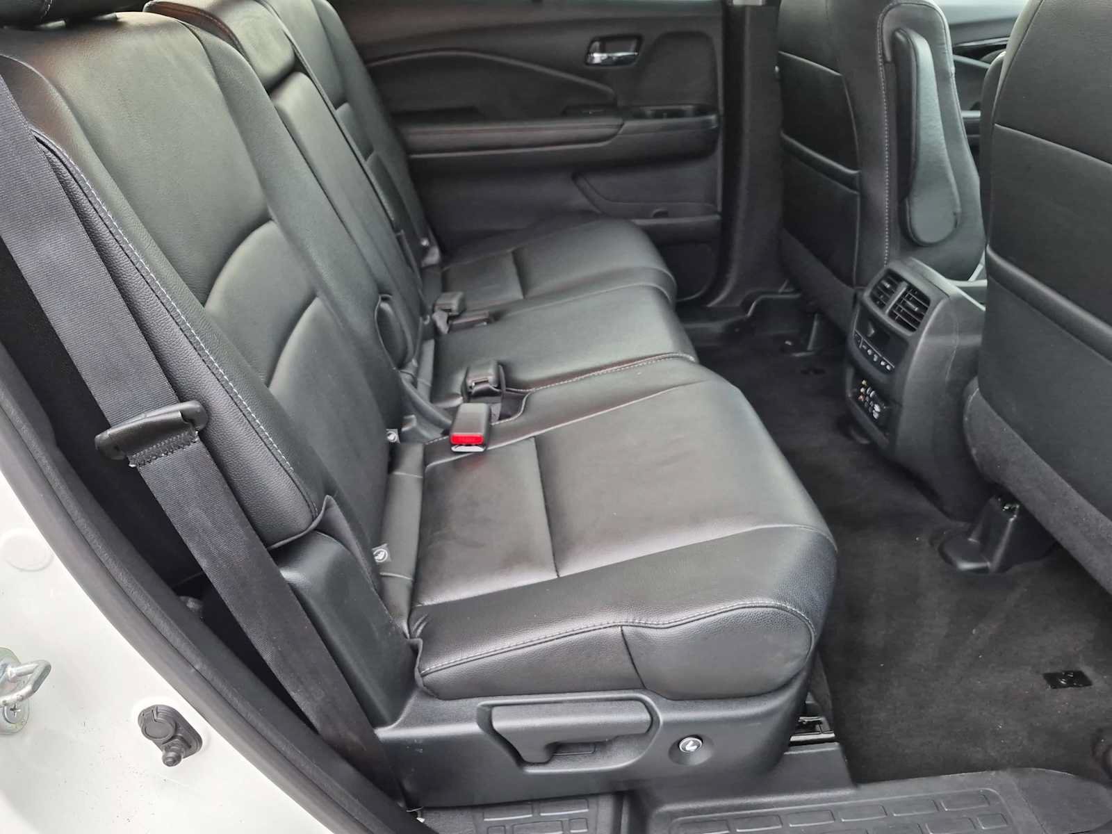 Used 2017 Honda Pilot Touring image 22