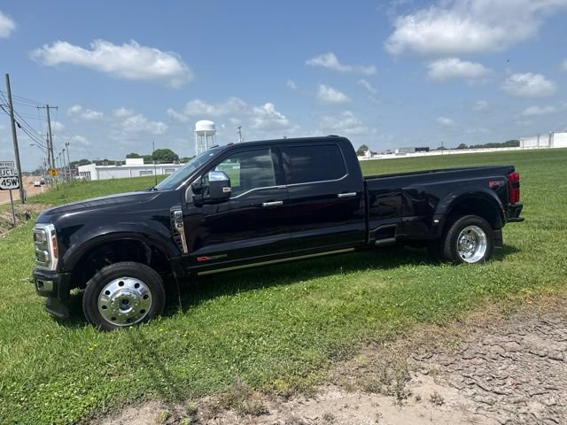 Used 2025 Ford F450 Platinum w/ Platinum Plus Package AWD/4WD image 2