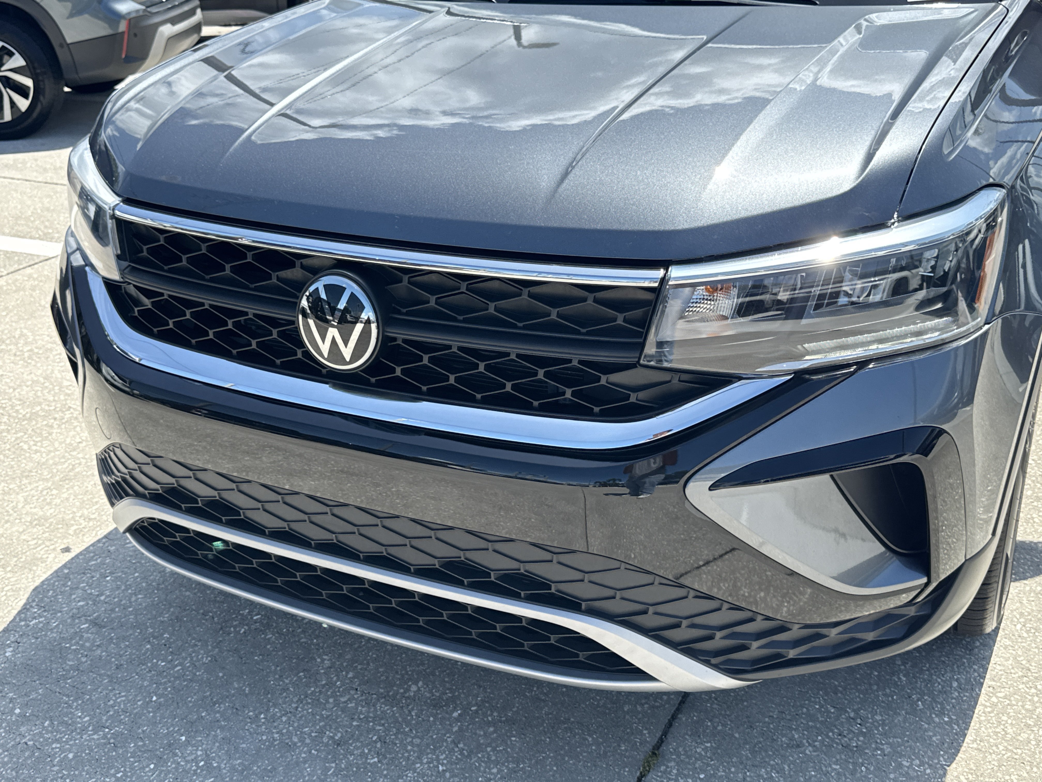 Used 2024 Volkswagen Taos S FWD image 9