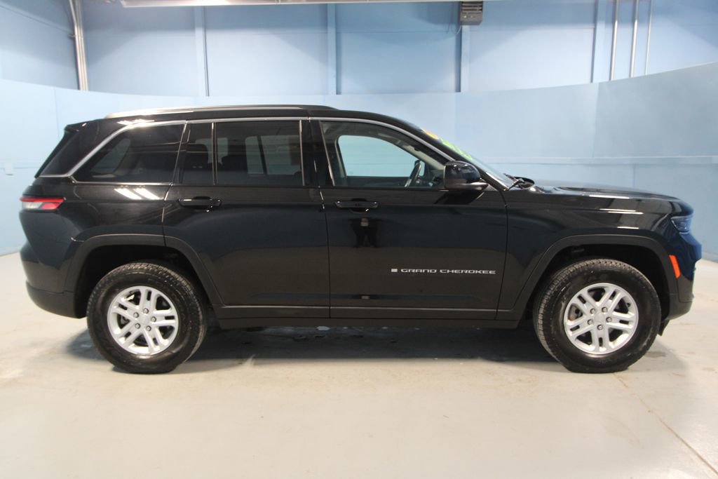 Used 2022 Jeep Grand Cherokee Laredo w/ Luxury Tech Group I image 34