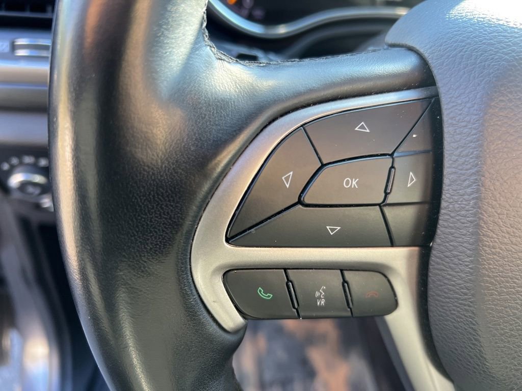 Used 2019 Jeep Grand Cherokee Altitude RWD image 22